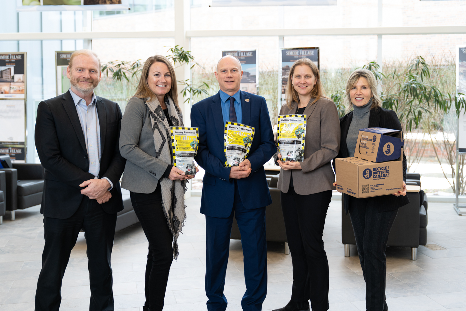 Le comté de Simcoe et Appel à Recycler Canada connaissent un succès sans précédent en 2024 pour la collecte de piles et batteries en bordure de rue aux fins de recyclage